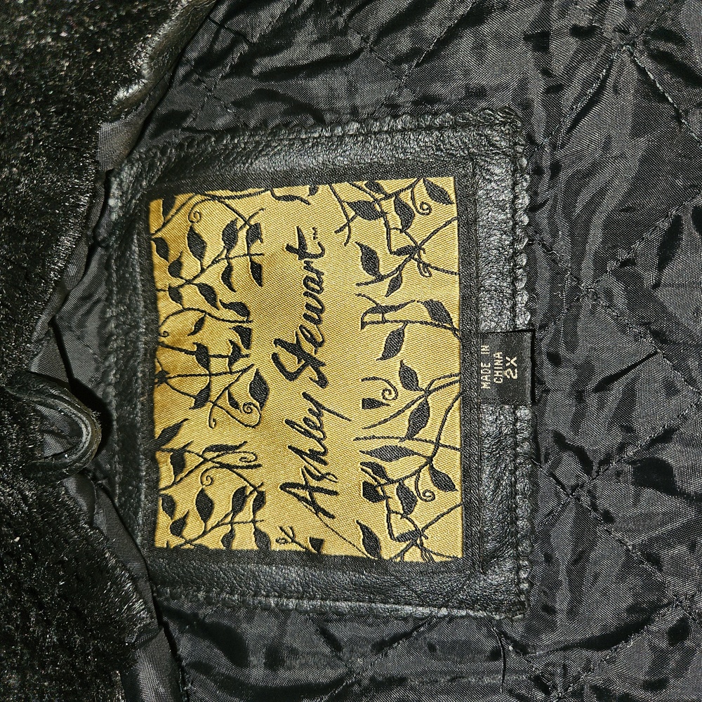 Leather jacket - Picture 7 of 10